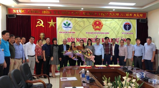 Bác sĩ tuyến trung ương thay phiên “cắm chốt” tại bản - 2 3 bác sĩ nội trú giỏi của BV Nhi Trung ương sẽ làm việc liên tục trong 3 tháng tại BV Đa khoa huyện Mường Khương.