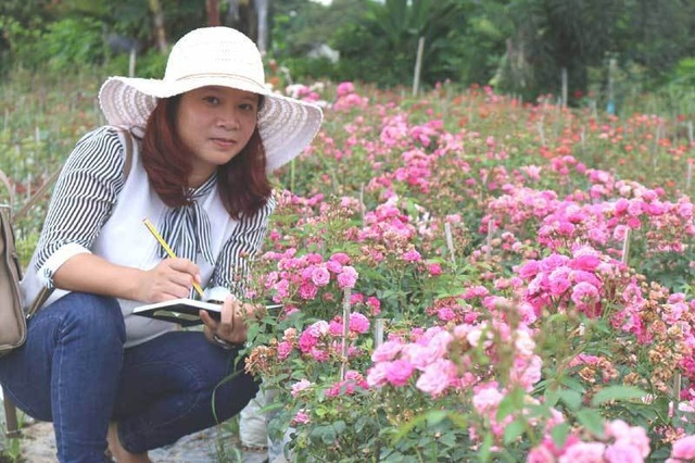 Trà hoa hồng nguyên bông 10 triệu đồng/kg, ông chủ cũng không dám uống nhiều - 7
Chị Tuyết dự tính sẽ tiếp tục mở rộng diện tích vườn hoa để có nguồn nguyên liệu làm trà, đáp ứng được một phần nhu cầu của thị trường