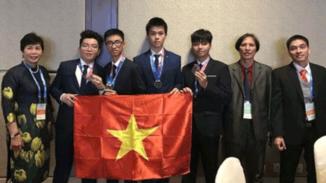 Việt Nam giành huy chương Vàng Olympic Thiên văn quốc tế - 1 Đoàn học sinh Việt Nam tham dự IOAA lần thứ 3 tại Trung Quốc (Ảnh: Sở GD&ĐT Hà Nội).