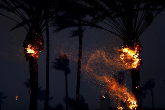 Tìm thấy 44 thi thể trong vụ cháy rừng chết chóc nhất lịch sử bang California - 6
Tổng cộng, Camp Fire đã phá hủy hơn 6.700 công trình, con số tàn phá cao kỷ lục trong lịch sử California, bao gồm 6.453 ngôi nhà, theo cơ quan chức năng.