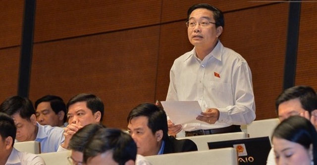 “Đổi 100 USD ở tiệm vàng cũng nhìn thấy mà biệt phủ trái phép nhan nhản không ai thấy” - 1 Đại biểu Nguyễn Minh Sơn (Tiền Giang).