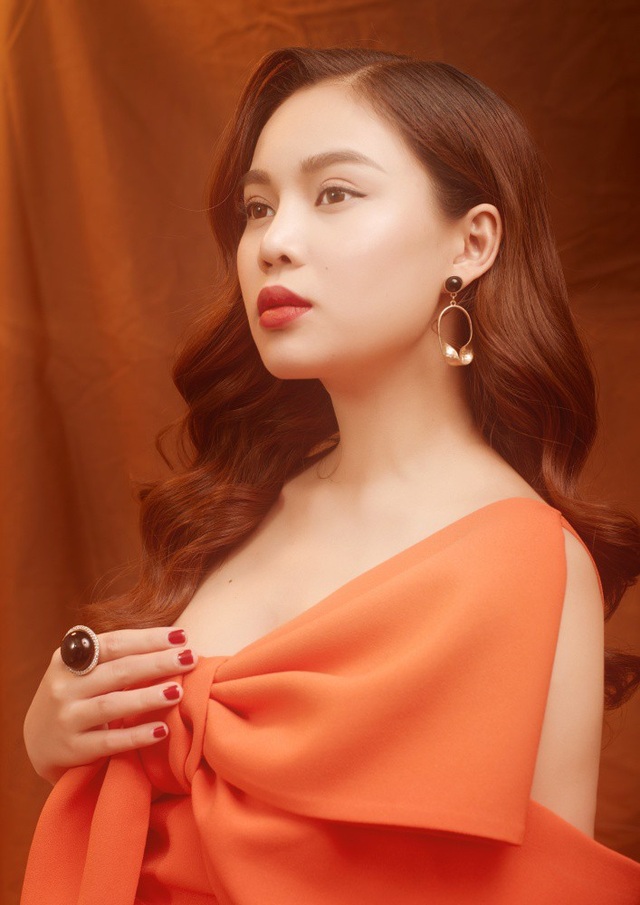 Giang Hồng Ngọc tiết lộ từng phải mổ thanh quản, bán nhà lấy tiền thu âm - 3 Giang Hồng Ngọc ngày càng đẹp hơn, đàn bà hơn ngày trở lại.