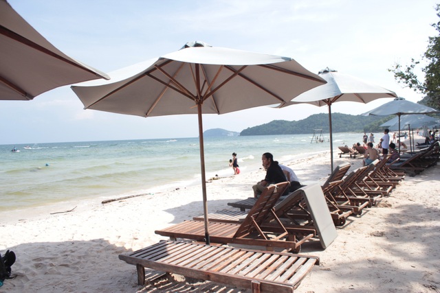 Những điểm đến hấp dẫn nhất định không thể bỏ qua khi đến Phú Quốc - 4 Những bãi cát trắng mịn ở bãi Sao (Phú Quốc)