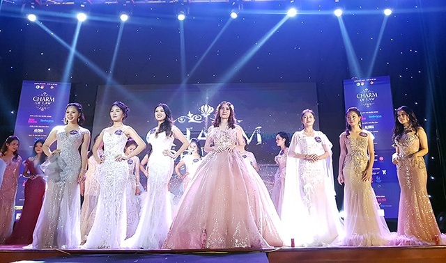 Trả lời "3 chữ N" gây tranh cãi về phụ nữ, nữ sinh năm nhất giành ngôi Hoa khôi ĐH Luật - 2
Top 7 cô gái bước vào vòng ứng xử