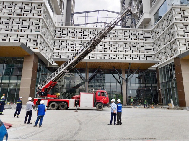 Thời điểm “vàng” để sở hữu căn hộ tại Sky Park Residence - 2 Diễn tập phòng cháy chữa cháy tại dự án