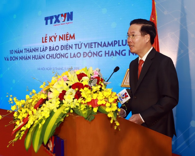 Tròn 10 năm thành lập VietnamPlus: Báo điện tử đầu tiên thu phí người đọc - 1 Đồng chí Võ Văn Thưởng, Ủy viên Bộ Chính trị, Trưởng Ban Tuyên giáo Trung ương đánh giá về chặng đường phát triển của VietnamPlus tại buổi lễ kỷ niệm 10 năm thành lập.