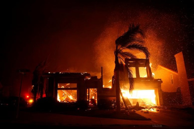 Thoát chết khỏi “biển lửa” cháy rừng ở California nhờ chạy theo cáo - 10 Thoát chết khỏi “biển lửa” cháy rừng ở California nhờ chạy theo cáo - 10