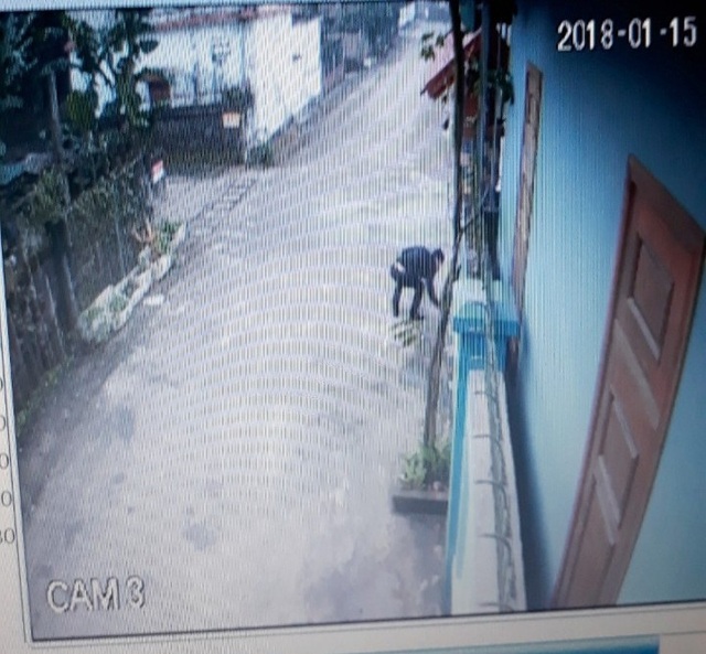 Khởi tố vụ kỹ sư tố cáo sai phạm tại cao tốc 34.000 tỷ bị đánh - 1 Nhiều đối tượng đến nhà đe dọa, yêu cầu ông D. rút đơn tố cáo. (Ảnh ông D. cung cấp)
