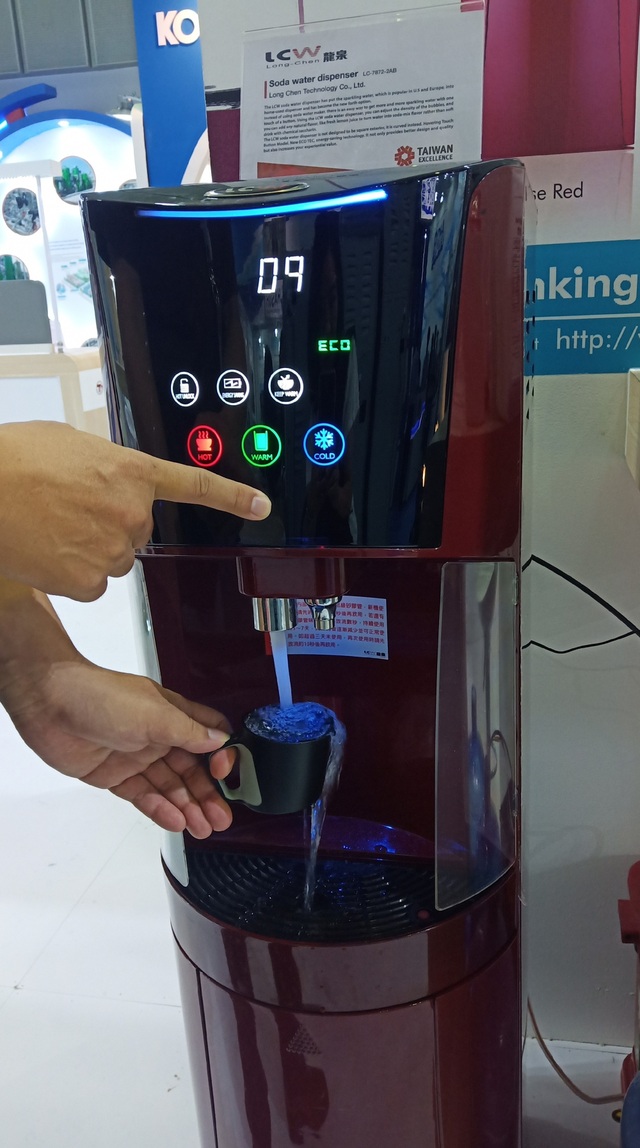 Ngành công nghiệp Việt Nam hướng đến tương lai bền vững cùng Taiwan Excellence - 5 Máy lọc nước khoáng có ga LCW