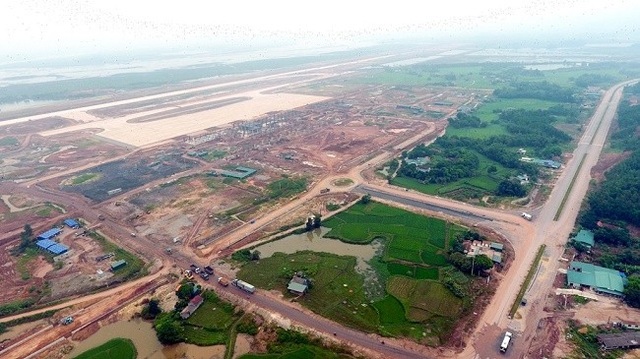 Đề nghị gỡ “lệnh cấm” giao dịch đất đai ở Vân Đồn vì đã hết sốt ảo, thổi giá - 1 Sở Tài nguyên và Môi trường Quảng Ninh khẳng định hiện nay thị trường bất động sản trên địa bàn huyện Vân Đồn đã ổn định, không còn tình trạng sốt ảo, thổi giá đất.