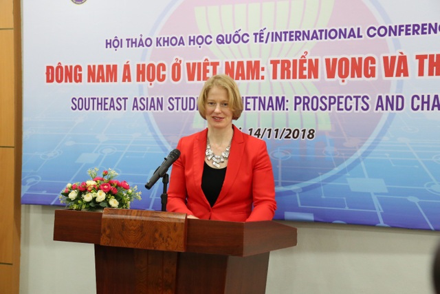 Ngành học Đông Nam Á sẽ đưa sinh viên ra nước ngoài trao đổi học tập - 3 Bà Wendy Matthews, Đại sứ New Zealand tại Việt Nam.