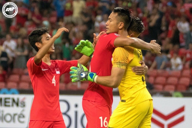 Công Phượng lọt vào đội hình tiêu biểu ở AFF Cup 2018 - 1
Hassan Sunny là thủ môn hay nhất ở AFF Cup 2018 cho tới thời điểm này