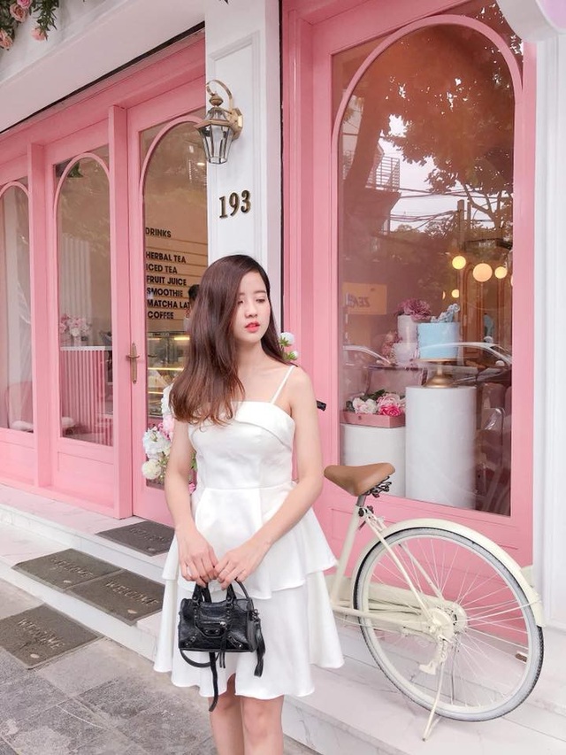Cổ động viên xinh đẹp liên tục "lên sóng" trực tiếp trận Việt Nam - Malaysia - 4 Cổ động viên xinh đẹp liên tục "lên sóng" trực tiếp trận Việt Nam - Malaysia - 4