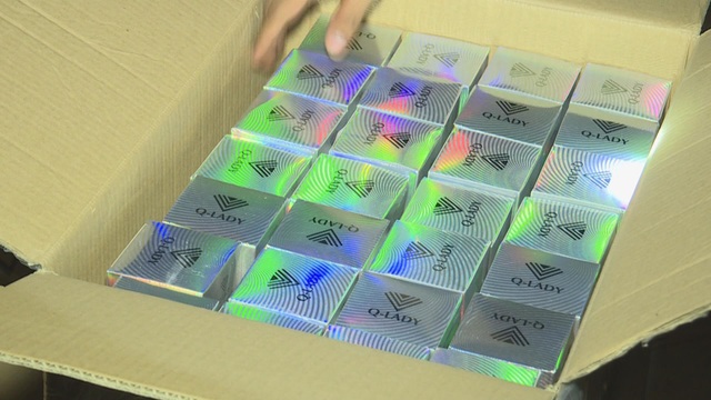 Phát hiện gần 1.500 sản phẩm mỹ phẩm không rõ nguồn gốc đang tuồn ra thị trường tiêu thụ - 2 Các sản phẩm dưỡng da được nhập giá rẻ rao bán với giá gấp 5 - 7 lần