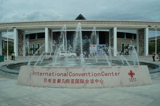 APEC 2018: Papua New Guinea thuê 3 du thuyền làm nơi ở cho đại biểu - 1
Trung tâm tổ chức Hội nghị APEC có tài trợ từ Trung Quốc. Ảnh: ABC