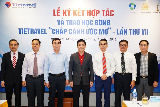 Vietravel ký kết thoả thuận hợp tác với 5 trường ĐH và trao học bổng “Chắp cánh ước mơ” - 1 Vietravel kết thỏa thuận hợp tác với 5 trường đại học tại TP.HCM nhằm thúc đẩy nguồn nhân lực trẻ chất lượng từ các trường đại học