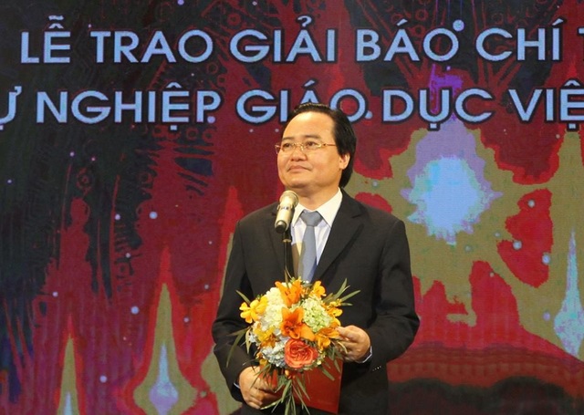 43 tác phẩm xuất sắc giành giải báo chí về giáo dục - 2
Bộ trưởng Bộ GD&ĐT Phùng Xuân Nhạ phát biểu tại buổi lễ