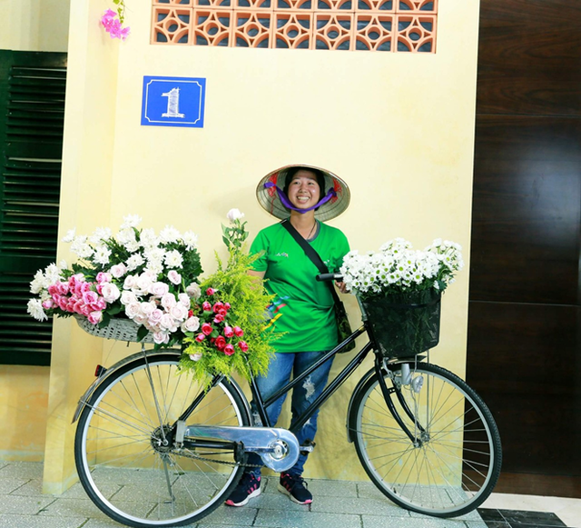 Khách du lịch và những ấn tượng khó quên trên những chuyến xe công nghệ - 3 Nhờ có công việc chạy Grab, thu nhập của chị Thủy cũng như nhiều đồng nghiệp khác được cải thiện đáng kể.