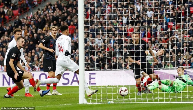 Đánh bại Croatia, đội tuyển Anh vào bán kết UEFA Nations League - 4
Lingard gỡ hòa 1-1 cho đội tuyển Anh ở phút 78