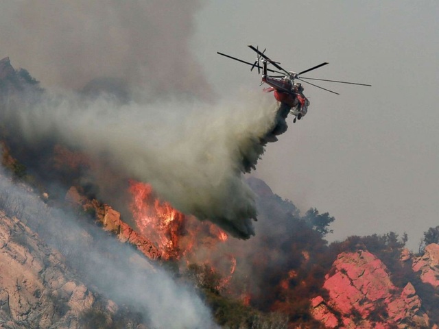 Ông Trump thăm hiện trường vụ cháy rừng khủng khiếp nhất lịch sử California - 4
Vụ cháy rừng Camp Fire có thể coi là vụ cháy rừng thảm khốc nhất trong lịch sử California. (Ảnh: AFP)