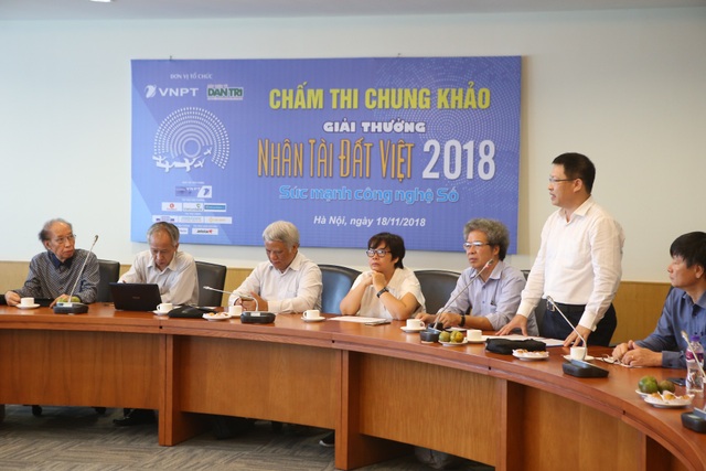 Chấm Chung khảo Nhân tài Đất Việt 2018: Thí sinh bị quay như "chong chóng" - 2
Ông Nguyễn Văn Tấn - Phó Tổng Giám đốc Tổng công ty Truyền thông VNPT-Media, Phó trưởng Ban Tổ chức.