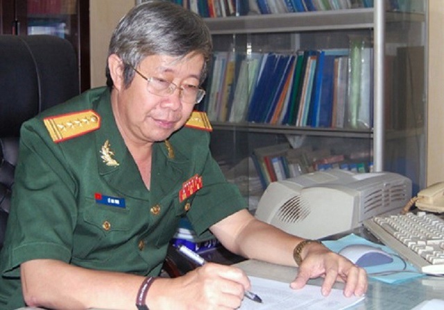 Đại tá - Giáo sư Lê Gia Vinh, người Thầy đáng kính - 1 Đại tá - Giáo sư - Nhà giáo Nhân dân Lê Gia Vinh luôn tận tụy với nghề và với người