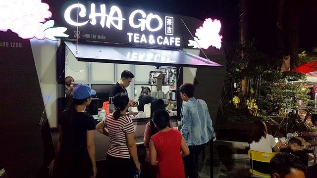 Chưa khai trương, phố đi bộ ở Ninh Bình đã đông nghịt người - 8 Chưa khai trương, phố đi bộ ở Ninh Bình đã đông nghịt người - 8