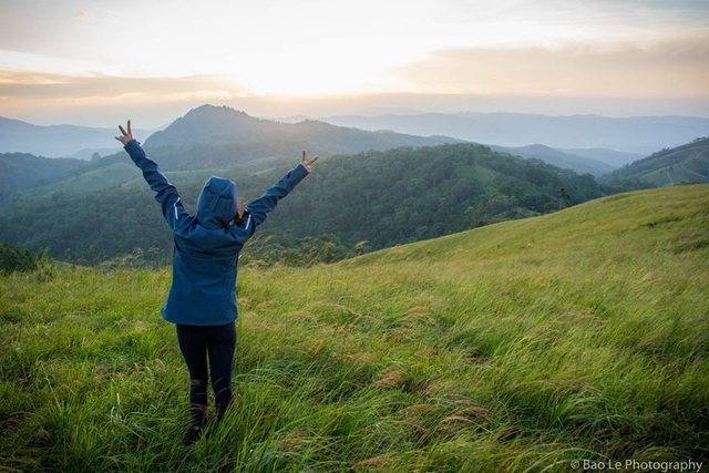 Những đồi cỏ xanh bạt ngàn trên cung đường trekking đẹp nhất Việt Nam - 13 Hành trình chinh phục Tà Năng – Phan Dũng không đơn thuần chỉ là chuyến đi khám phá cảnh đẹp Việt Nam mà còn là cơ hội để ta khám phá giới hạn của bản thân.