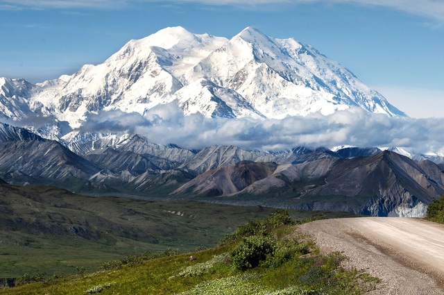 Mỹ rút khỏi hiệp ước hạt nhân, Nga có thể đòi lại Alaska - 1
Những ngọn núi ở Alaska. (Ảnh: BI)