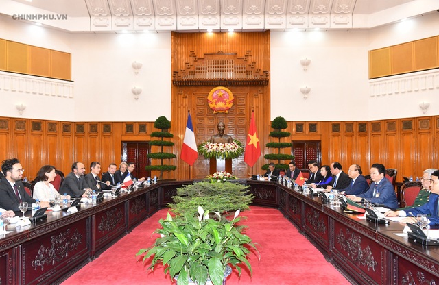 Quan hệ Việt Nam - Pháp phát triển tích cực trên mọi lĩnh vực - 2 Hai Thủ tướng hội đàm (ảnh: VGP)