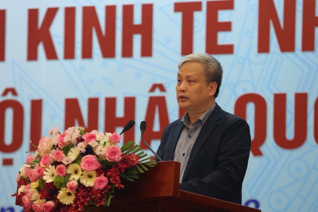 Hoàn thiện thể chế phát triển tập đoàn kinh tế nhà nước - 3
PGS.TS Vũ Văn Hà phát biểu đề dẫn Hội thảo
