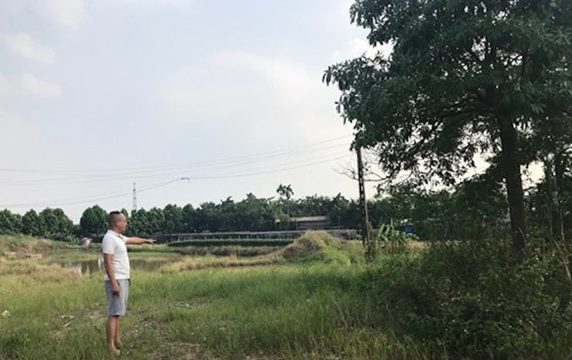 Chủ tịch TP Hà Nội giao chánh thanh tra làm rõ đơn khiếu nại của công dân! - 2
Ông Nguyễn Phan Tuấn bức xúc, không đồng ý với phương án bồi thường, hỗ trợ của UBND quận Bắc Từ Liêm.