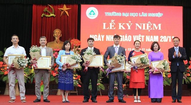 Trường ĐH Lâm Nghiệp: Nhiều tập thể, cá nhân nhận danh hiệu cao quý - 3 Trao tặng Bằng khen của Bộ trưởng Bộ NN&PTNT cho các tập thể