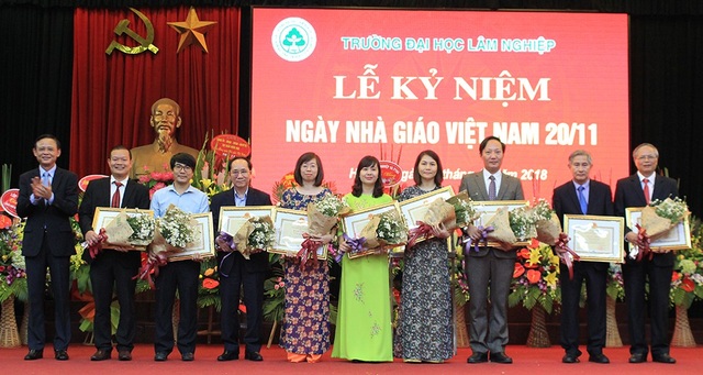 Trường ĐH Lâm Nghiệp: Nhiều tập thể, cá nhân nhận danh hiệu cao quý - 4 Trao tặng Bằng khen của cấp Bộ trưởng Bộ NN&PTNT cho các cá nhân
