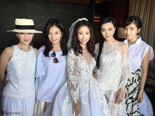 
Lâm Tâm Như bên hội bạn thân gồm Châu Tấn, Triệu Vy, Phạm Băng Băng và Lưu Đào trong ngày đặc biệt vào năm 2016.
