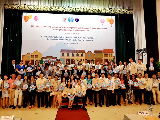 Hội An sẽ xử phạt du khách hút thuốc lá nơi công cộng - 1 Các đại biểu về Hội An tham dự hội nghị về phòng chống thuốc lá trong 2 ngày 20-21/11