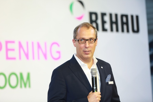 Trải nghiệm không gian nội thất sang trọng tại showroom REHAU ở Hà Nội - 2 Ông Rafael Daum, Giám đốc điều hành khu vực châu Á - Thái Bình Dương của REHAU phát biểu tại lễ khai trương