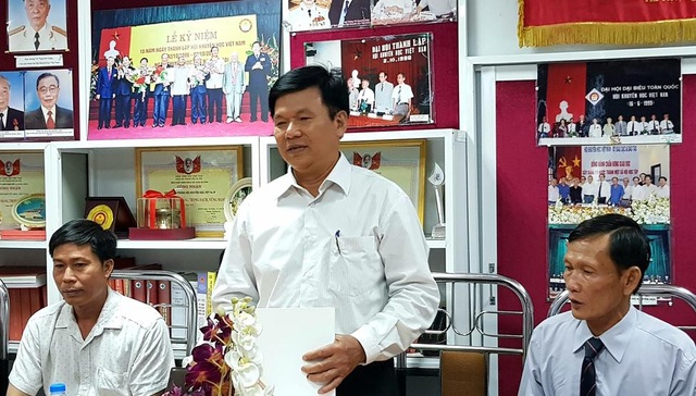 TƯ Hội Khuyến học gặp gỡ 6 tác giả đọat Giải thưởng Khuyến tài - Nhân tài đất Việt 2018 - 3 Ông Nguyễn Như Lĩnh (Thái Bình) tác giả mô hình ‘máy thái cỏ phục vụ chăn nuôi gia súc, gia cầm’ đạt giải.