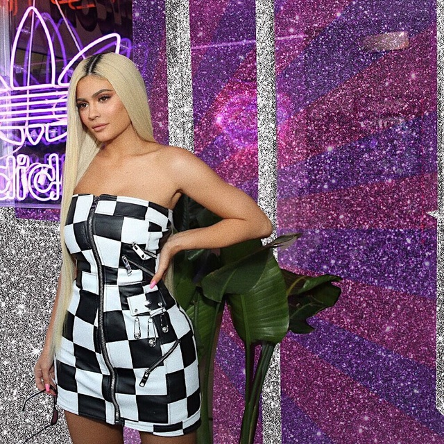 Kylie Jenner là ngôi sao có gu thời trang gây ảnh hưởng nhất - 1
Kylie Jenner là ngôi sao có gu thời trang gây ảnh hưởng và truyền cảm hứng nhất năm 2018