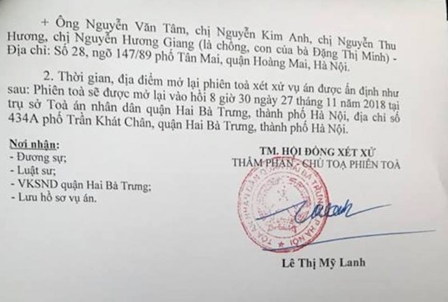 Hà Nội: Chính quyền “sai một li”, cụ bà 76 tuổi “đi mười dặm” vẫn chưa tìm thấy sổ đỏ! - 2
Thông báo hoãn phiên toà của TAND quận Hai Bà Trưng.