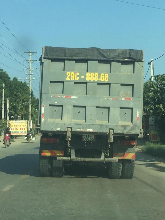 Ô tô 500 triệu, bốc trúng biển số khủng, bán luôn giá 1,6 tỷ - 6 Ô tô 500 triệu, bốc trúng biển số khủng, bán luôn giá 1,6 tỷ - 6