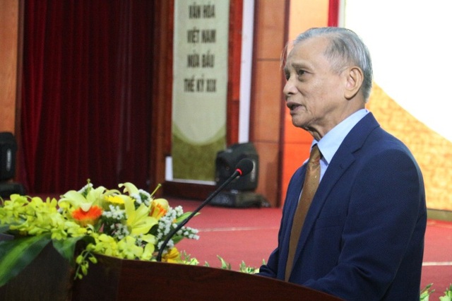 Nguyễn Công Trứ và những giá trị bất hủ - 2 Tiến sỹ Đặng Duy Báu - Nguyên Bí thư Tỉnh ủy Hà Tĩnh cho rằng tất cả cuộc đời của Nguyễn Công Trứ quy tụ ở triết lý tự do “quân tử bất khí”