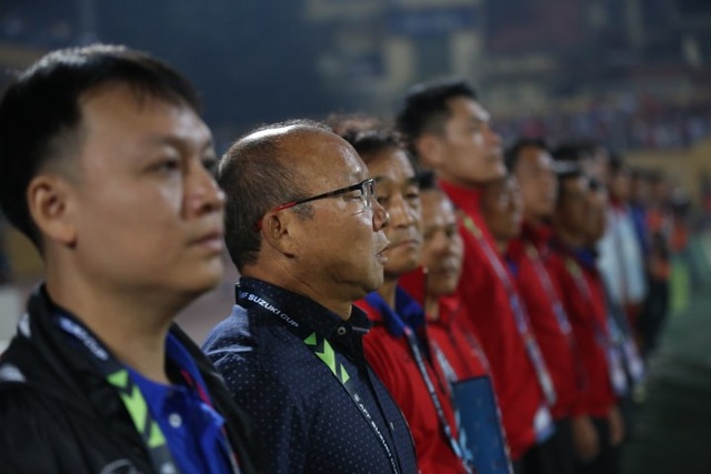 Việt Nam 3-0 Campuchia: Giành ngôi đầu bảng - 15
HLV Park Hang Seo và các cộng sự đã sẵn sàng cho trận đấu