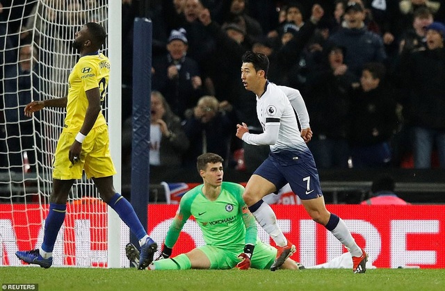 Tottenham 3-1 Chelsea: Sarri nếm mùi thất bại - 6
Son Heung Min có pha solo ghi bàn mãn nhãn