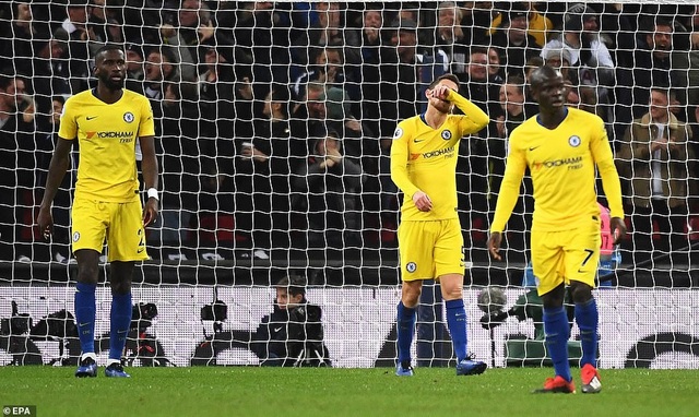 Tottenham 3-1 Chelsea: Sarri nếm mùi thất bại - 2
Chelsea để lại sự thất vọng lớn sau trận thua ở derby London
