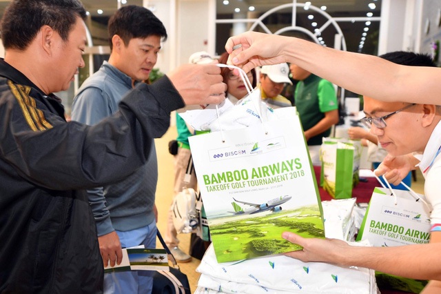 Truyền hình trực tiếp giải Bamboo Airways Takeoff Golf Tournament 2018 - 2 Do số lượng đăng ký lớn, BTC đã mở thêm buổi thi đấu vào tối 24/11 để đáp ứng nhu cầu của các golfer