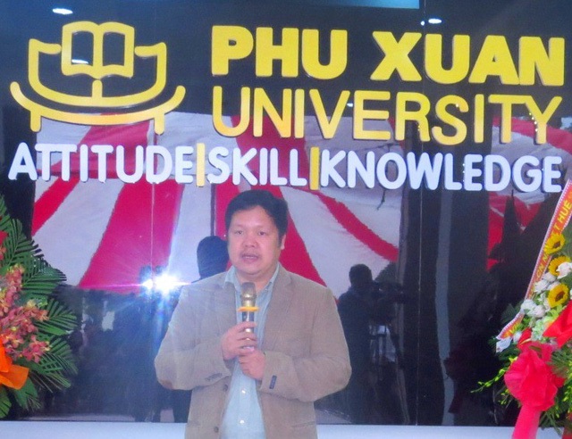 Trường Đại học Phú Xuân kỷ niệm 15 năm “Ngày trở về” - 2
TS. Đàm Quang Minh - Hiệu trưởng Trường ĐH Phú Xuân - Huế phát biểu tại buổi lễ.
