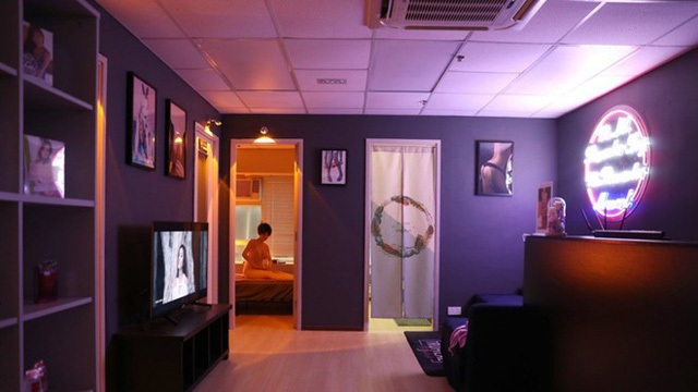 Nhà nghỉ cung cấp dịch vụ búp bê tình dục ở Hong Kong bị cảnh sát “ghé thăm” - 1 Bên trong nhà nghỉ dùng búp bê tình dục đầu tiên ở Hong Kong