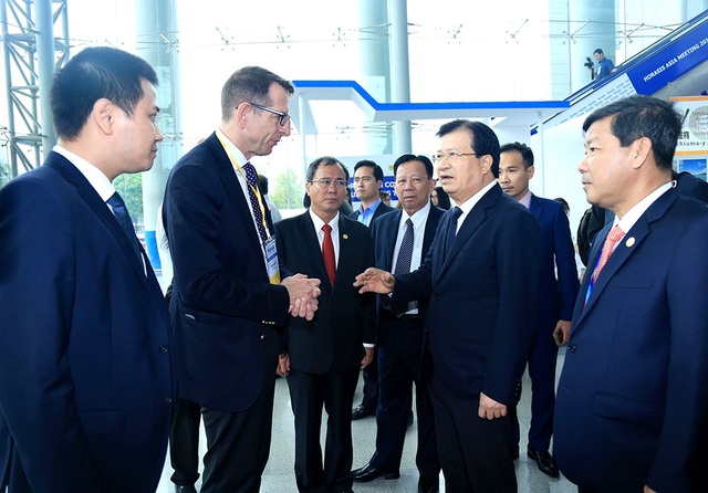 Sớm đưa Việt Nam vào nhóm các nước dẫn đầu ASEAN - 3 Phó Thủ tướng Trịnh Đình Dũng trao đổi với Tiến sĩ Frank-Jürgen Richter – Chủ tịch và Người sáng lập Horasis.