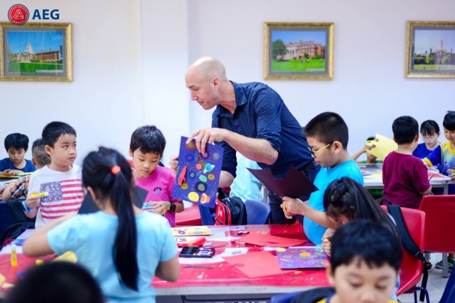 Cho trẻ học ngoại ngữ, cần nhìn xa trông rộng xu hướng thế giới - 1
Thông thạo ngoại ngữ, giỏi về kỹ năng là chìa khóa mở lối thành công.